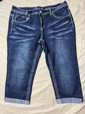 Amethyst Dark Wash Cuffed Denim Capris Size 13 - See Description